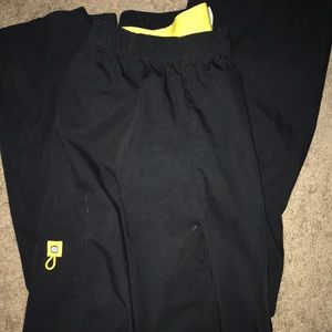 Black scrub bottoms! Great condition!